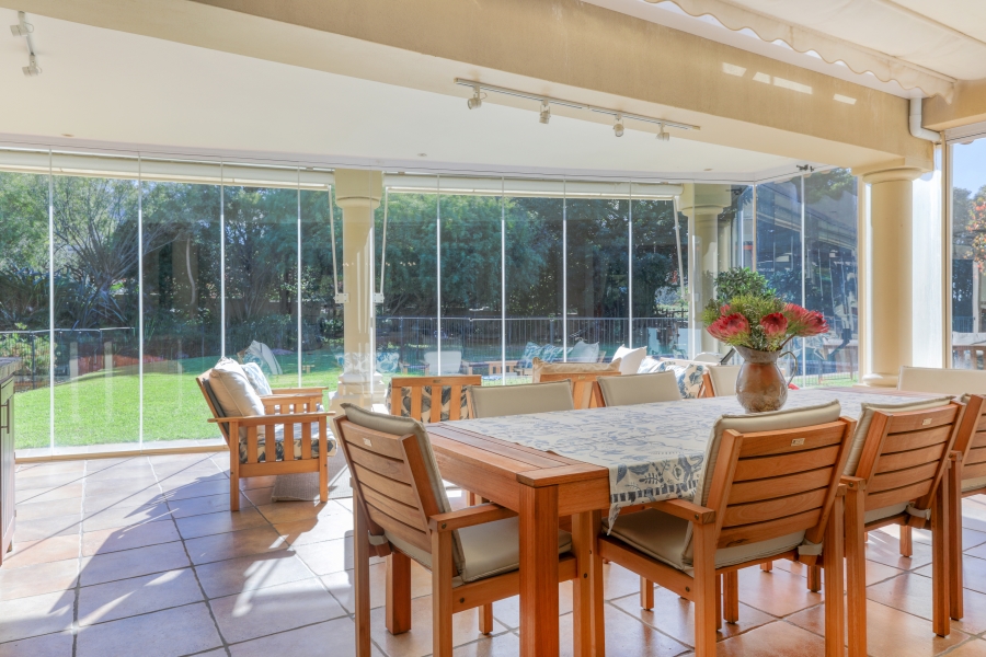 7 Bedroom Property for Sale in Zwaanswyk Western Cape